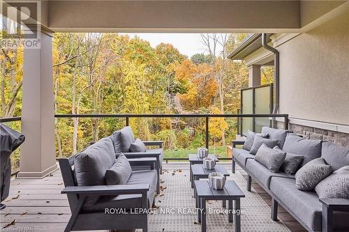 18 - 190 Canboro Road, Pelham (662 - Fonthill), ON - Outdoor With Balcony With Exterior