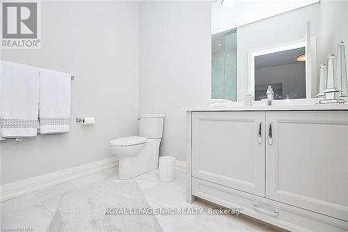 18 - 190 Canboro Road, Pelham (662 - Fonthill), ON - Indoor Photo Showing Bathroom