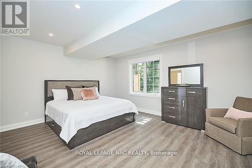 18 - 190 Canboro Road, Pelham (662 - Fonthill), ON - Indoor Photo Showing Bedroom