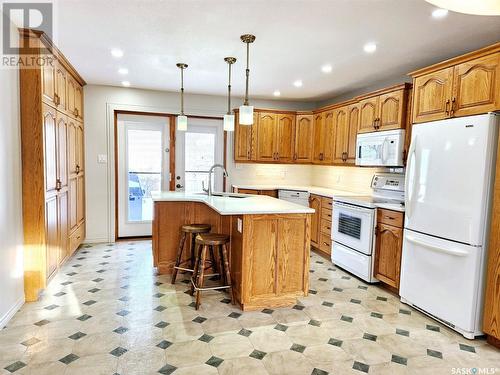 219 7Th Street W, Carlyle, SK - Indoor Photo Showing Kitchen