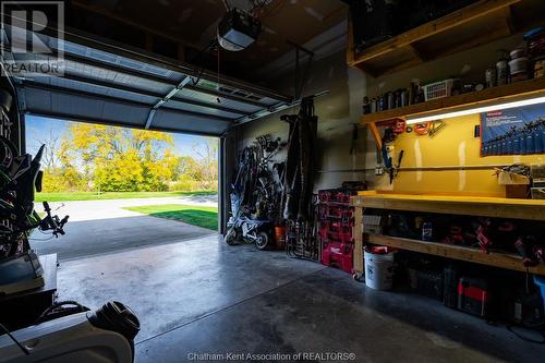 4 Creekview Place, Chatham, ON - Indoor Photo Showing Garage