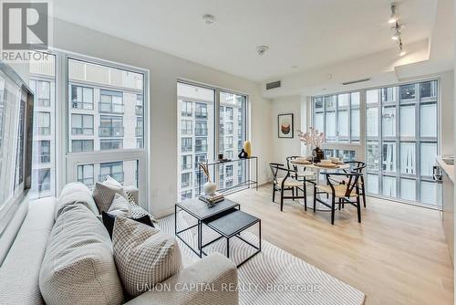 903 - 82 Dalhousie Street, Toronto, ON - Indoor Photo Showing Living Room