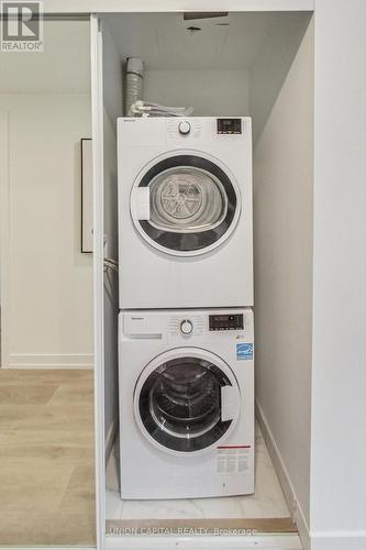 903 - 82 Dalhousie Street, Toronto, ON - Indoor Photo Showing Laundry Room