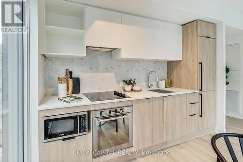 903 - 82 Dalhousie Street, Toronto, ON - Indoor Photo Showing Kitchen