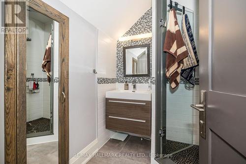 Coach H - 153 Rusholme Road, Toronto, ON - Indoor Photo Showing Bathroom