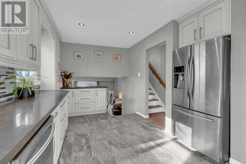 14 Talbot Street, Brampton, ON - Indoor Photo Showing Kitchen