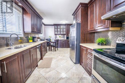 7362 Redstone Road, Mississauga, ON - Indoor Photo Showing Kitchen With Double Sink