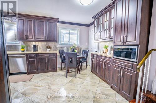 7362 Redstone Road, Mississauga, ON - Indoor Photo Showing Kitchen