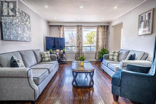 7362 Redstone Road, Mississauga, ON - Indoor Photo Showing Living Room