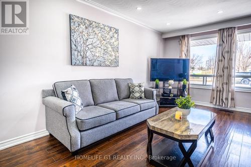 7362 Redstone Road, Mississauga, ON - Indoor Photo Showing Living Room