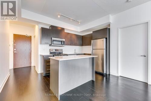 2909 - 360 Square One Drive, Mississauga, ON - Indoor Photo Showing Kitchen