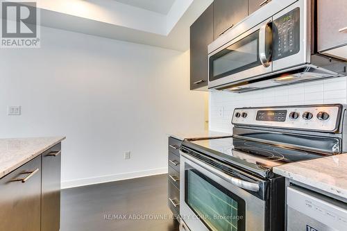 2909 - 360 Square One Drive, Mississauga, ON - Indoor Photo Showing Kitchen