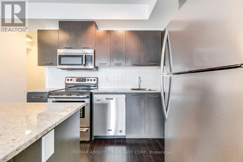 2909 - 360 Square One Drive, Mississauga, ON - Indoor Photo Showing Kitchen With Upgraded Kitchen