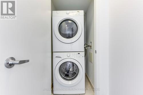 2909 - 360 Square One Drive, Mississauga, ON - Indoor Photo Showing Laundry Room