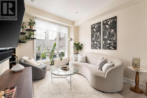 13 - 26 Ernest Avenue, Toronto, ON - Indoor Photo Showing Living Room