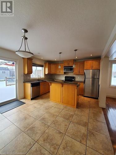 24 Birkinshaw Road, Cambridge, ON - Indoor Photo Showing Kitchen