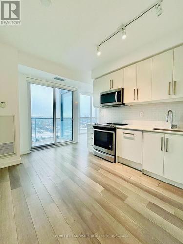 1801 - 5180 Yonge Street, Toronto, ON - Indoor Photo Showing Kitchen