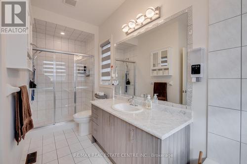 124 Skinner Road, Hamilton, ON - Indoor Photo Showing Bathroom