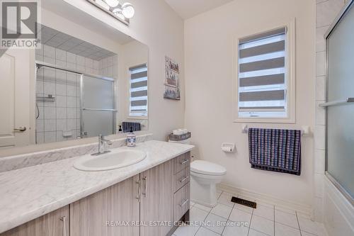 124 Skinner Road, Hamilton, ON - Indoor Photo Showing Bathroom