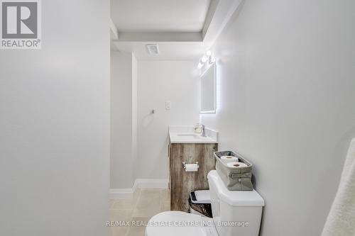 124 Skinner Road, Hamilton, ON - Indoor Photo Showing Laundry Room