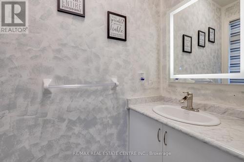 124 Skinner Road, Hamilton, ON - Indoor Photo Showing Bathroom