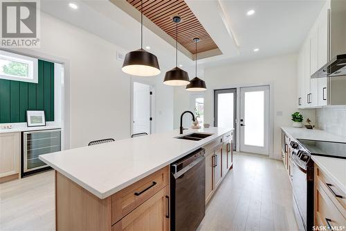 1511 Spadina E, Saskatoon, SK - Indoor Photo Showing Kitchen With Double Sink With Upgraded Kitchen