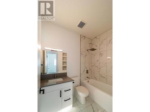 4pce Bath - 9723 Centrestone Drive, Lake Country, BC - Indoor Photo Showing Bathroom