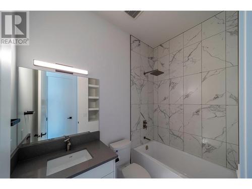 4pce Bath - 9723 Centrestone Drive, Lake Country, BC - Indoor Photo Showing Bathroom