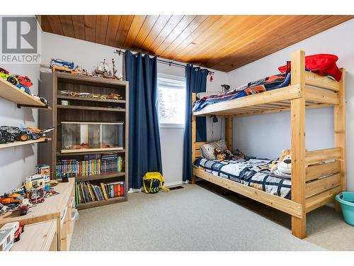 2677 Starlane Drive, Prince George, BC - Indoor Photo Showing Bedroom