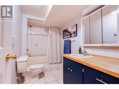 2677 Starlane Drive, Prince George, BC - Indoor Photo Showing Bathroom