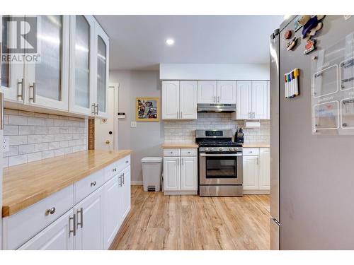 2677 Starlane Drive, Prince George, BC - Indoor Photo Showing Kitchen