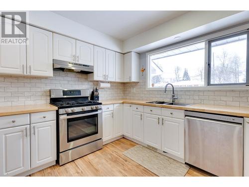 2677 Starlane Drive, Prince George, BC - Indoor Photo Showing Kitchen With Double Sink