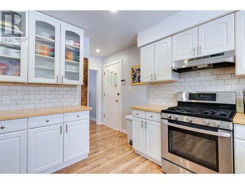 2677 Starlane Drive, Prince George, BC - Indoor Photo Showing Kitchen