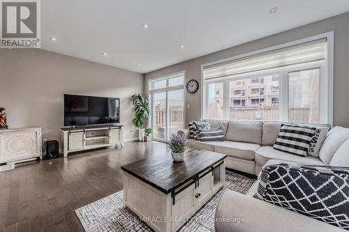 481 Rivertrail Avenue, Kitchener, ON - Indoor Photo Showing Living Room