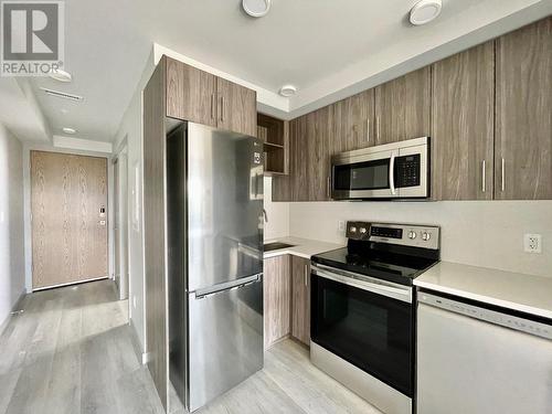 345 Dougall Road N Unit# 102, Kelowna, BC - Indoor Photo Showing Kitchen With Stainless Steel Kitchen