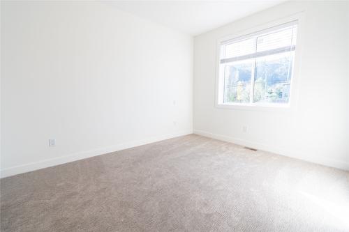 116-8960 Dallas Drive, Kamloops, BC - Indoor Photo Showing Other Room