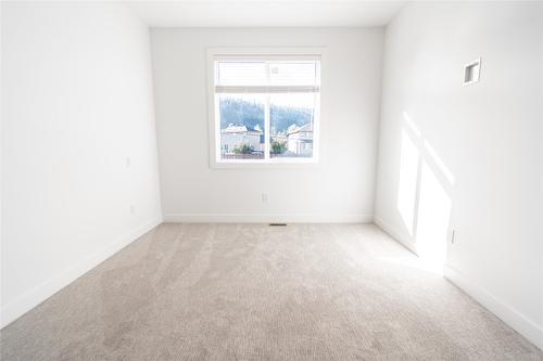 116-8960 Dallas Drive, Kamloops, BC - Indoor Photo Showing Other Room