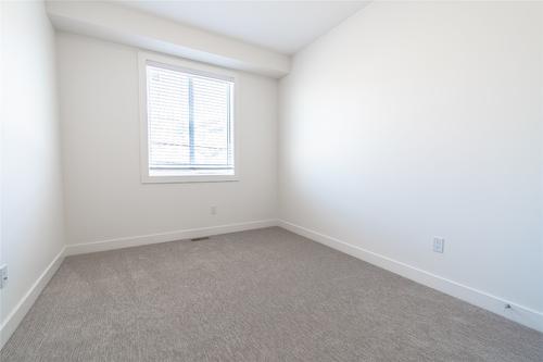 116-8960 Dallas Drive, Kamloops, BC - Indoor Photo Showing Other Room