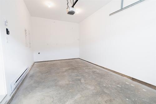 116-8960 Dallas Drive, Kamloops, BC - Indoor Photo Showing Other Room