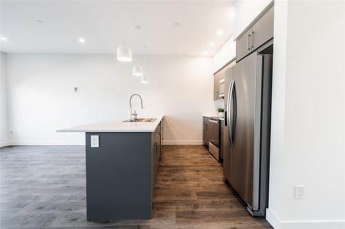 116-8960 Dallas Drive, Kamloops, BC - Indoor Photo Showing Kitchen With Upgraded Kitchen