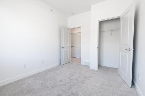 113-8960 Dallas Drive, Kamloops, BC - Indoor Photo Showing Other Room