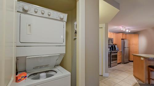 304-4205 Gellatly Road, West Kelowna, BC - Indoor Photo Showing Laundry Room