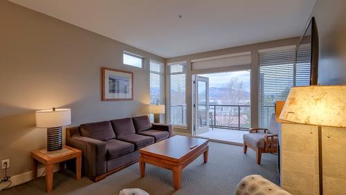 304-4205 Gellatly Road, West Kelowna, BC - Indoor Photo Showing Living Room