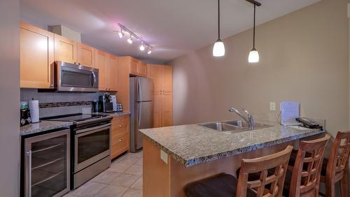 304-4205 Gellatly Road, West Kelowna, BC - Indoor Photo Showing Kitchen With Double Sink