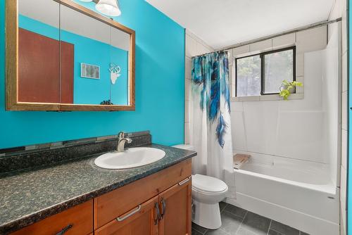 1809 Cardinal Creek Road, Kelowna, BC - Indoor Photo Showing Bathroom