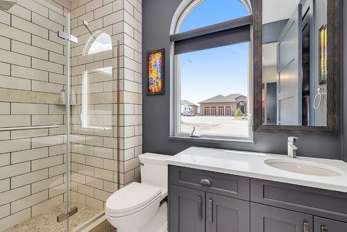 3237 Malbec Crescent, West Kelowna, BC - Indoor Photo Showing Bathroom