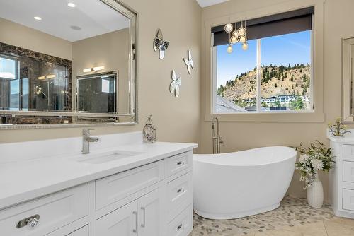 3237 Malbec Crescent, West Kelowna, BC - Indoor Photo Showing Bathroom