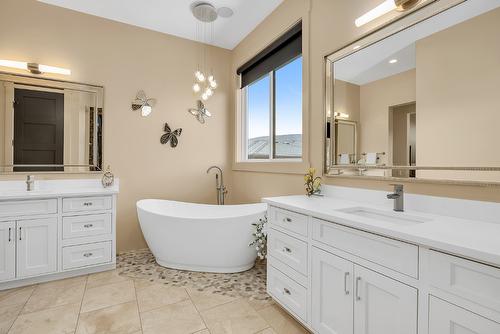 3237 Malbec Crescent, West Kelowna, BC - Indoor Photo Showing Bathroom