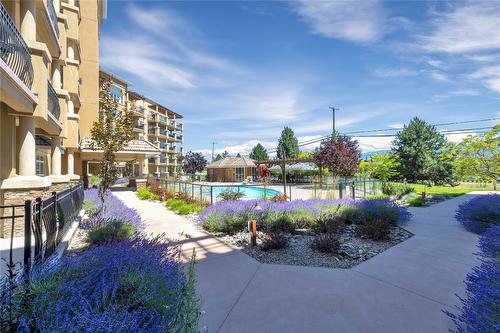 207-2070 Boucherie Road, West Kelowna, BC - Outdoor