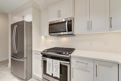 311-3865 Truswell Road, Kelowna, BC - Indoor Photo Showing Kitchen